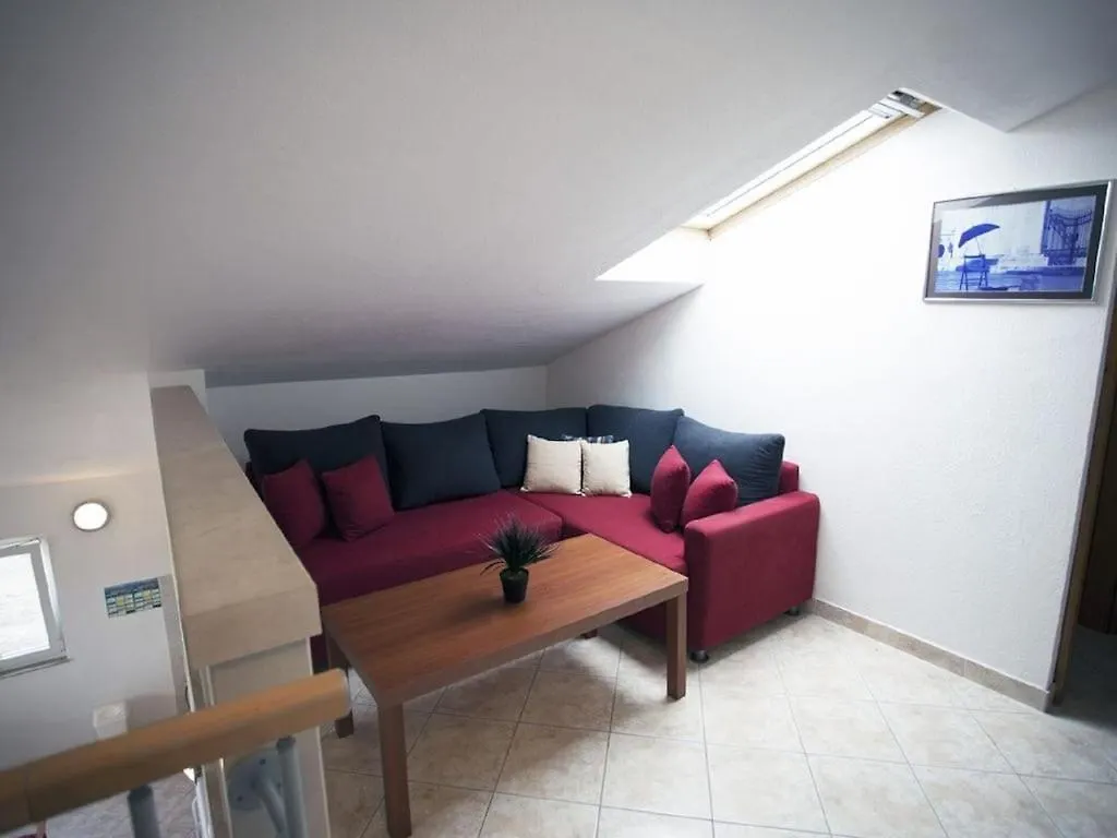 Penthouse Duplex Nina - Seaview 250M To Beach And Restaurants - Free Parking - Trogir And Ciovo - 15 Minutes To Airport Apartamento