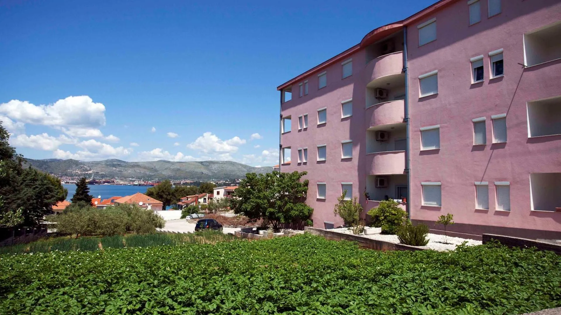 Penthouse Duplex Nina - Seaview 250M To Beach And Restaurants - Free Parking - Trogir And Ciovo - 15 Minutes To Airport Apartamento