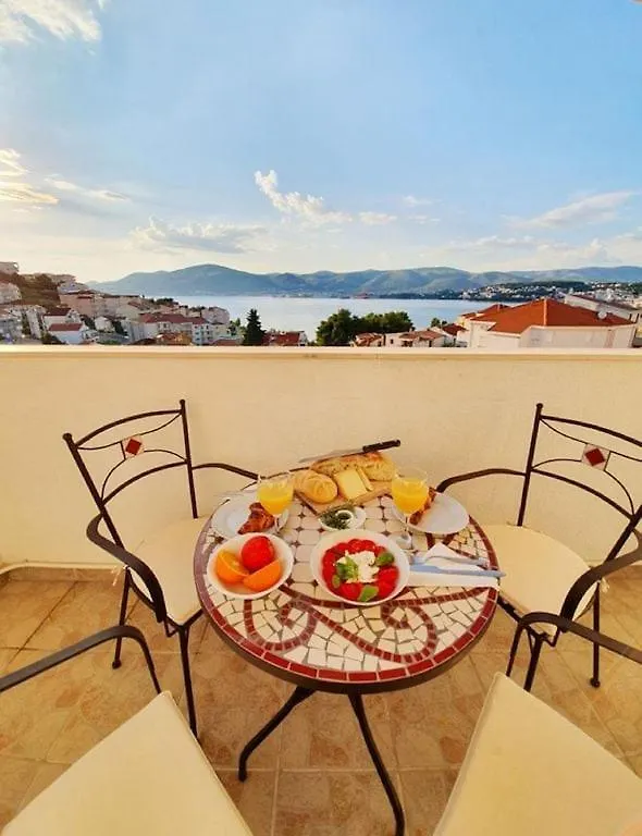 Penthouse Duplex Nina - Seaview 250M To Beach And Restaurants - Free Parking - Trogir And Ciovo - 15 Minutes To Airport Apartment 0*,