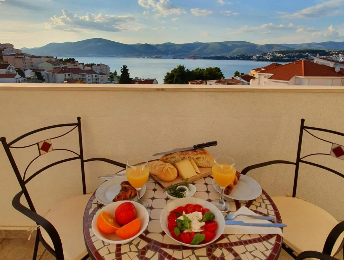 Penthouse Duplex Nina - Seaview 250M To Beach And Restaurants - Free Parking - Trogir And Ciovo - 15 Minutes To Airport Apartment 0*,